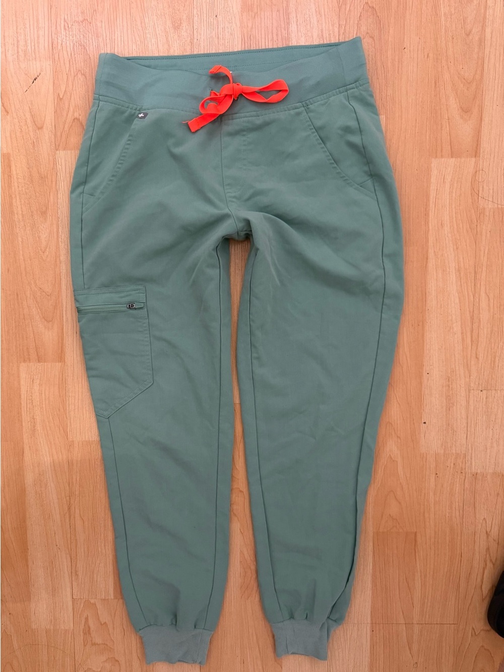 Figs jade Zamora pants with orange drawstring